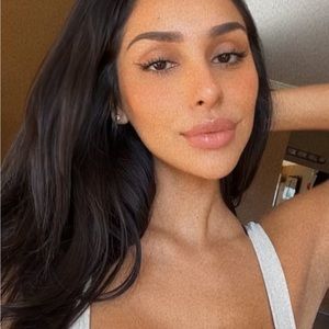 Meet your Posher, Jasmine